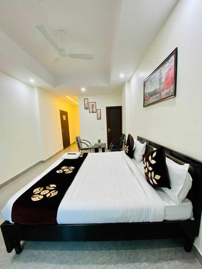 Hotel O K R Resdiancy Near Botanic Garden Of Indian Republic Noida Extérieur photo