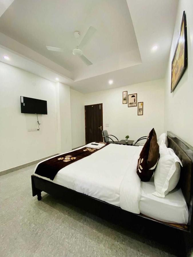 Hotel O K R Resdiancy Near Botanic Garden Of Indian Republic Noida Extérieur photo