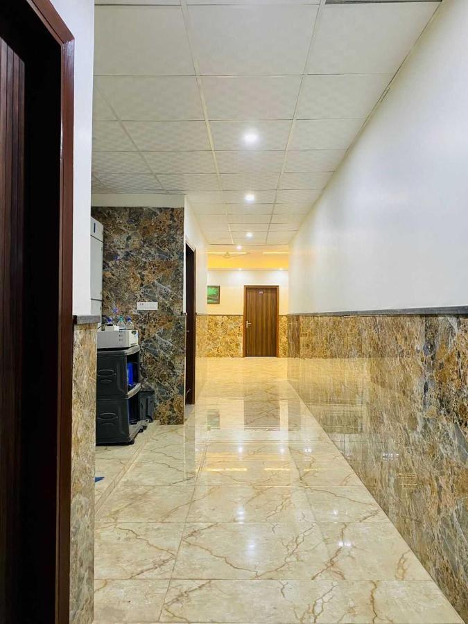 Hotel O K R Resdiancy Near Botanic Garden Of Indian Republic Noida Extérieur photo