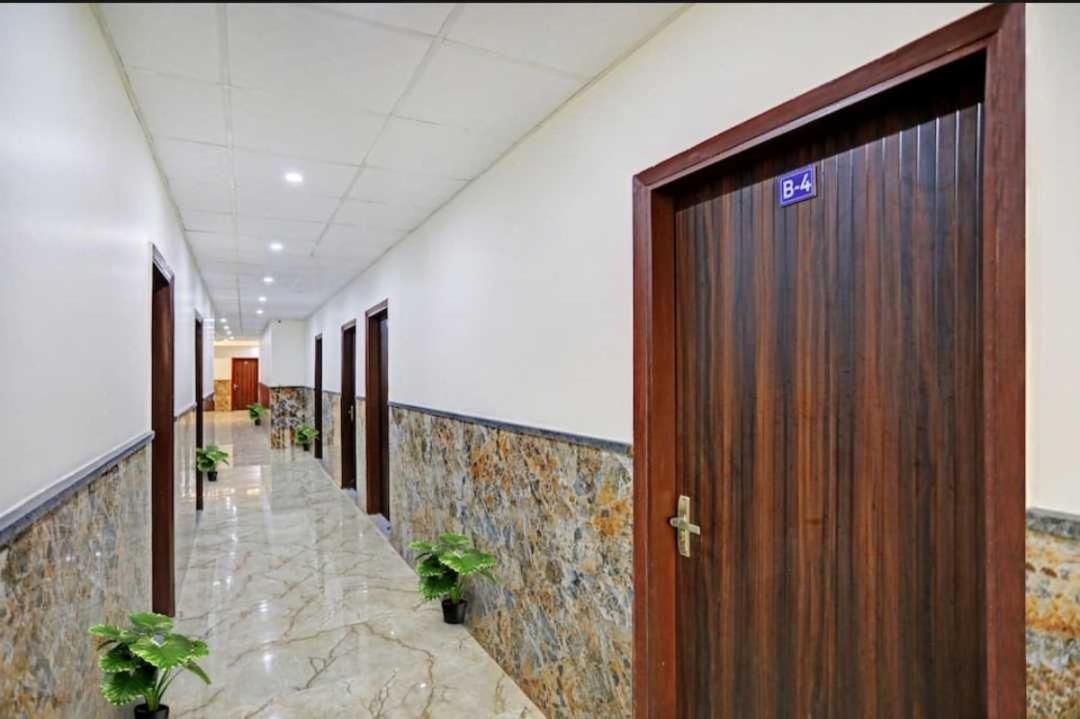 Hotel O K R Resdiancy Near Botanic Garden Of Indian Republic Noida Extérieur photo