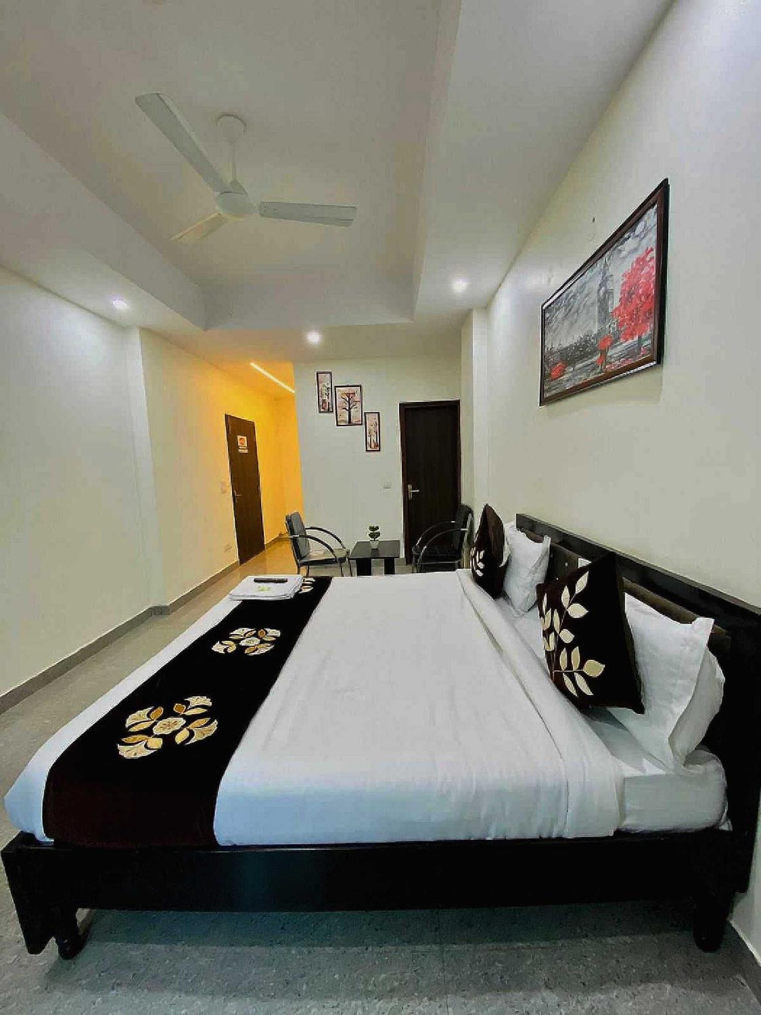 Hotel O K R Resdiancy Near Botanic Garden Of Indian Republic Noida Extérieur photo