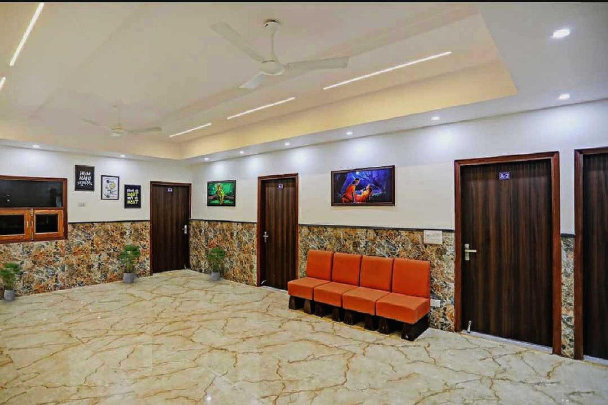 Hotel O K R Resdiancy Near Botanic Garden Of Indian Republic Noida Extérieur photo