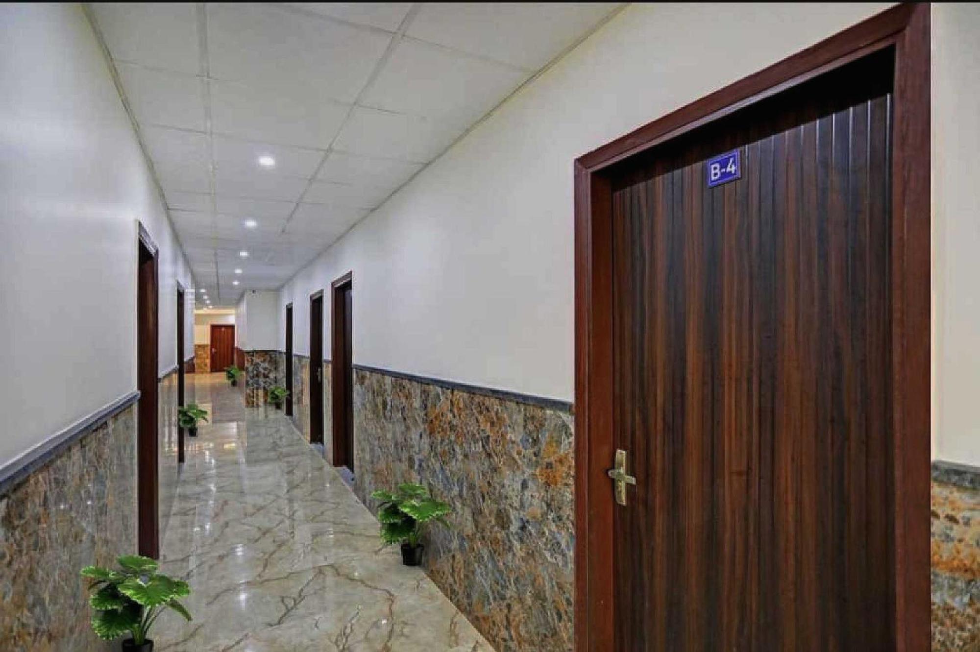 Hotel O K R Resdiancy Near Botanic Garden Of Indian Republic Noida Extérieur photo